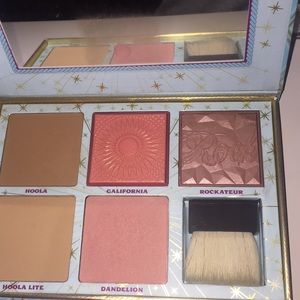BENEFIT CHEEK PARADE PALETTE